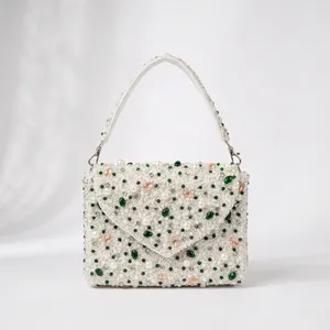 Sac de soirée de luxe brodé de perles – Pochette blanche ornée de perles pour mariages, soirées et cérémonies traditionnelles - Product Image 3