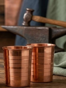 Verres en cuivre faits à la main, gobelets en métal artisanal pour l'eau, les jus, les cocktails, durables, réutilisables, écologiques, pour la cuisine, la salle à manger. - Product Image 5