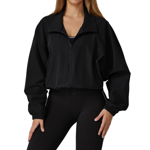 Veste de survêtement rouge en polyester pour femme, manches longues, fermeture éclair, col rabattu, poches latérales, style sportif, couleur unie, coupe classique, automne - Product Image 4