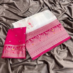 VASTRA COTTAGE Elegante Saree de Georgette de Nailon y Viscosa con Tejido Jacquard Zari Dorado, Pallu Rico y Blusa de Contraste con Borlas - Product Image 1