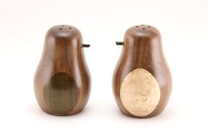 Natural Solid Wood Salt And <b>Pepper</b> Shaker Set With Elegant Shape For Home And Commercial Use - Product Image 1