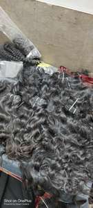 Paquets de cheveux humains bouclés naturels de temples indiens avec texture bouclée Extensions de cheveux vierges non transformées à double tirage en gros - Product Image 4