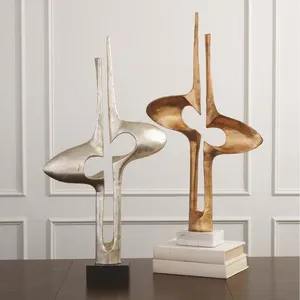 Escultura Metálica Decorativa Hecha a Mano, Pieza Elegante para Diseñadores de Interiores, Arquitectos, Compradores de Hostelería y Comerciales - Product Image 6