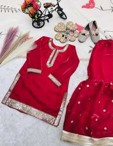 Nouvelle collection tendance : Ensemble haut en soie Fendy, sharara et dupatta, style de soirée de créateur - Product Image 5