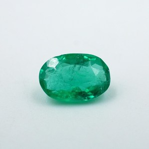 พลอยมรกตธรรมชาติจากราชสถาน HAYAAT GEMS 0.55 กะรัต มรกตเจียระไนทรงรี สีเขียว ขนาด 6.5x4.5x3.5 มม. สำหรับทำเครื่องประดับ - Product Image 3