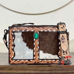 Bolso Bandolera de Cuero Genuino de Vaca Rústico Hecho a Mano para Mujer, Bolso de Hombro con Pelo de Vaca, Bolsos Cruzados Florales Hechos a Mano - Product Image 1