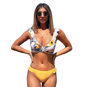 Ensemble de bikini pour adulte Mermaid Dreams avec haut à lacets et bas à nouer sur les côtés pour des journées glamour à la piscine et à la plage cet été - Product Image 1