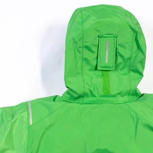 Chaqueta Impermeable para Hombre con Capucha, Ligera, Cortavientos, Reflectante, para Senderismo al Aire Libre, Transpirable y de Secado Rápido, Color Verde - Product Image 6
