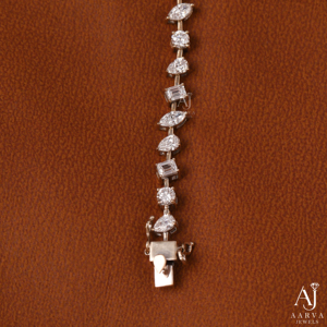 AARVA JEWELS Pulsera de tenis de moissanita con corte brillante redondo, engaste de bisel, chapado en rodio, plata 925, de lujo para mujer, para boda - Product Image 4