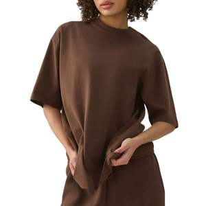 Camiseta Oversize Marrón para Mujer con Logo Personalizado, Hombros Caídos, Algodón, Estilo Urbano, Lisa, Ajuste Holgado, Top Casual, Venta al por Mayor OEM - Product Image 3
