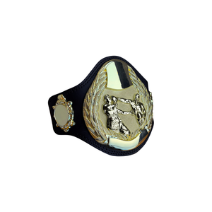 Ceinture de championnat de boxe avec détails dorés et motif de combattant, ceinture de titre sportif personnalisable, édition de collection premium - Product Image 1