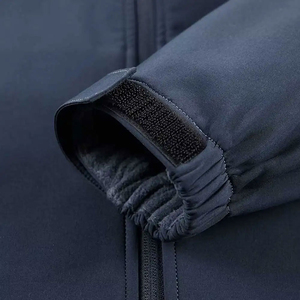 Chaqueta Softshell Premium con Logotipo Personalizado – Abrigo Profesional para Trabajo Corporativo – Uniforme Empresarial Resistente al Agua para Hombre - Product Image 6