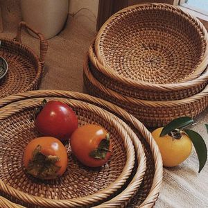 BEST SELLING Plateau rond en rotin durable, panier tissé à la main, plateau de service alimentaire avec poignées - Product Image 3