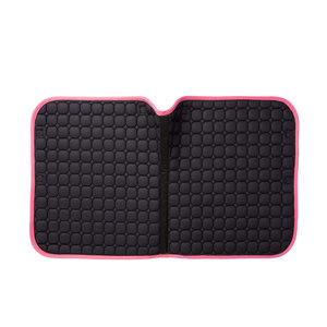 Tapis de selle rose matelassé avec design respirant pour l'équitation - Product Image 2