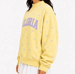 เสื้อสเวตเชิ้ตผู้หญิงทรงโอเวอร์ไซส์ คอเต่า แบรนด์ Veloria ลายพิมพ์ดอกไม้แบบกำหนดเอง พร้อมโลโก้ปักแบบแอพพลิเค ขายส่ง - Product Image 2