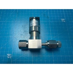 Válvula de Diafragma Neumática CKD 3870-03348 Usada Como Pieza de Repuesto para Equipos Legacy Semiconductor - Product Image 2