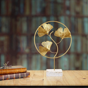 Sculpture moderne en métal de feuille de Ginkgo d'or avec l'art décoratif de feuille de Ginkgo Biloba de base de marbre pour le salon - Product Image 5
