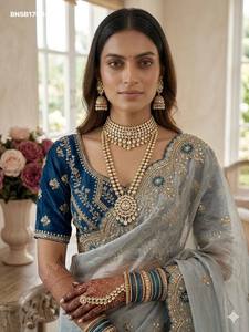 Sari en satin fantaisie de la collection Premium avec broderies Butti dispersées et bordure en sequins de 3 mm - Blouse prête à porter pour femme - Product Image 5
