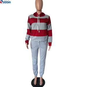 Conjunto deportivo de 2 piezas a rayas personalizado para mujer, chándal con capucha, pantalones deportivos de manga larga, conjunto de ropa deportiva de 2 piezas con sudadera con capucha - Product Image 2