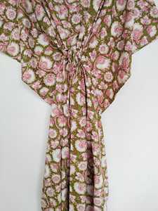 Robe Kaftan en Coton à Imprimé Floral, Faite à la Main, Vintage, Coupe A-Line, Grande Taille, pour la Plage, avec Décoration en Dentelle - Product Image 4