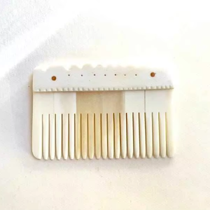 หวีผมทำมือคุณภาพสูงจากกระดูกควาย ขัดเงา เป็นมิตรกับสิ่งแวดล้อม จากงานฝีมือธรรมชาติของอินเดีย - Product Image 1