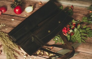 Étui à couteaux enroulable en cuir de vachette fait main, sac à outils professionnel pour chef LSKR-0010 - Product Image 3
