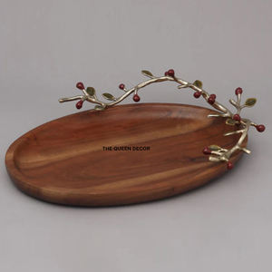 Bandeja de servir martillada para decoración del hogar y regalos, bandeja de servir en venta, calidad superior, mango floral en tono plateado - Product Image 2
