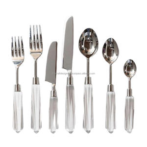 Accesorios de Vajilla para Hotel, Juego de Cubiertos de Acero Inoxidable con Acabado Espejo, Juego de Cubiertos con Mangos Acrílicos Blancos de Fácil Agarre - Product Image 1