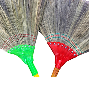 Escoba para césped con mango de madera, cerdas medianas, duradera, para limpieza de suelos, estilo básico - Product Image 2