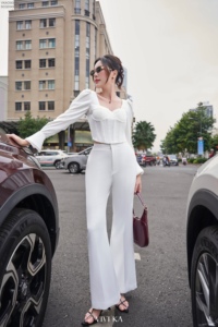 Pantalon large évasé taille haute blanc pour femme, coupe ajustée, élégant, pour le bureau ou décontracté, en polyester et élasthanne ALVA - Product Image 4