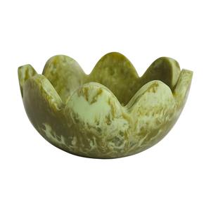 Collection de bols décoratifs de luxe en résine Belladec, faits à la main, style moderne, bord festonné en forme de pétale, pour service et décoration. - Product Image 1