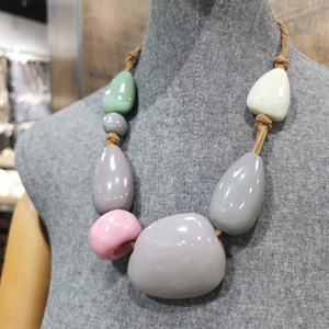 Beautiful resin <b>beads</b> <b>necklace</b> with artistic finish fashionable look ideal for weddings festivals gifting and occasions wear - Product Image 4