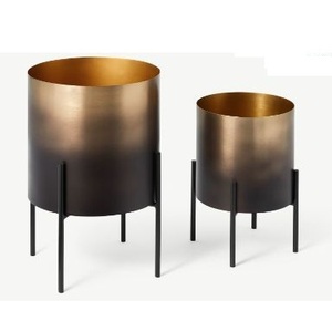 Ensemble de supports pour plantes en métal doré, écologiques et durables, 2 pièces, design géométrique moderne, porte-pot de fleurs haut, décoration de jardin intérieur/extérieur - Product Image 2