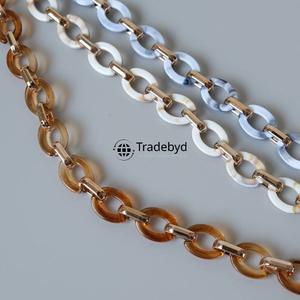 Cadena de resina, collar colorido hecho a mano, joyería de moda elegante, accesorio ligero y duradero para mujeres y niñas Tradebyd - Product Image 1