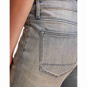 Jeans de Mujer Ajustados y Cómodos de Algodón Transpirable, Estilo Casual con Bolsillos y Logotipo en la Cintura - Product Image 4