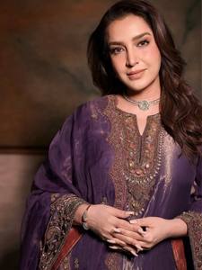 Conjunto de Salwar Kameez Paquistaní Bordado en Morado de Lujo con Dupatta – Traje Étnico de Diseñador para Bodas y Fiestas para Mujer - Product Image 2