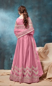 ชุดอานาร์กาลีผ้าตาข่ายปักลายแบบกึ่งสำเร็จรูป สไตล์โมเดิร์น สำหรับงานแต่งงาน งานดิวาลี และงานปาร์ตี้ - ความยาวระดับพื้น ทรงปกติ - Product Image 2