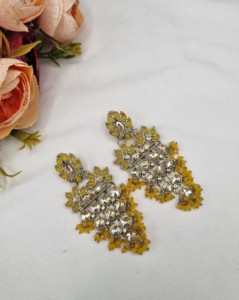 Boucles d'oreilles pendantes multicouches à motif floral personnalisé avec perles, bijoux fantaisie finition or antique pour femmes, fabricants - Product Image 5
