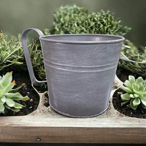 Seau à plantes en métal galvanisé, décoration rustique pour la maison, pot de fleurs, intérieur/extérieur, jardin, ferme, conteneur décoratif, accent décoratif - Product Image 1