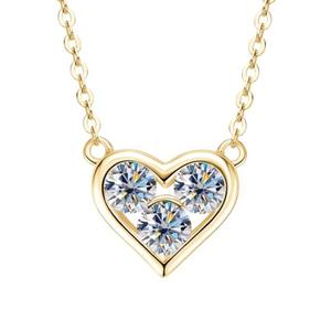 Collier Pendentif Cœur AMBER JEWELS Unisexe en Argent 925 Plaqué Moissanite Taille Brillant avec Sertissage Ouvert et Chaîne Classique à Maillons - Product Image 4