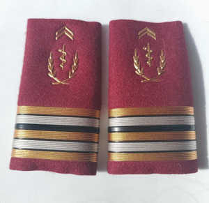 Epaulettes Uniformes Tradicionales para Pilotos Profesionales, Insignias de Hombro con Franjas Doradas, Hechas en Pakistán - Product Image 2