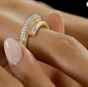 Bague de fiançailles ethnique en or jaune 14 carats avec diamant de laboratoire certifié IGI VVS de 1 à 3 carats, bijoux de mariée uniques et personnalisés pour femmes - Product Image 1