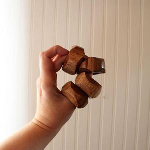 แหวนรองผ้าเช็ดปากไม้รูปหัวใจทำมือและชุดรางไม้สำหรับใส่ผ้าเช็ดปาก ของตกแต่งโต๊ะสไตล์เรียบง่าย ขายส่งจำนวนมาก - Product Image 3