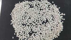 COLMAN Super Desiccant Masterbatch Anti-humidité Absorbeur d'humidité Qualité film Granulés plastiques PE PP pour moulage - Product Image 1