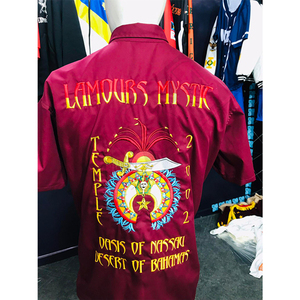 Chemise rouge personnalisée Shriners – Insigne maçonnique brodé « I Am Our Mystic Temple 2002 » - Product Image 6