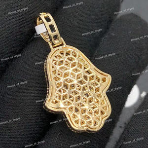 Pendentif main de Hamsa avec diamants en moissanite en argent 925 plaqué or, pendentif de luxe hip hop pour hommes - Product Image 3