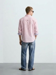 เสื้อเชิ้ตผู้ชายสีชมพูลายทาง ผ้าฝ้าย แขนยาว กระดุมสองแถว ปกคอพับ ทอเนื้อผ้าระบายอากาศ สไตล์ฤดูร้อน - Product Image 3