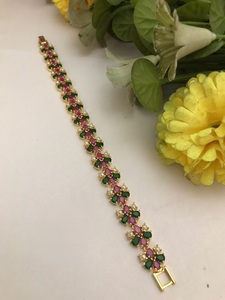 Pulsera de Perlas Reales de Latón de Primera Calidad con Baño de Oro, Diseño Moderno para Fiestas, Bodas y Eventos, para Mujer - Product Image 6