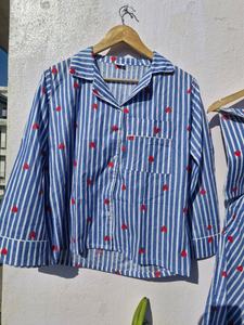 Ensemble pyjama en coton à rayures et imprimé cœur pour femme – Chemise boutonnée et pantalon à taille élastique - Product Image 2