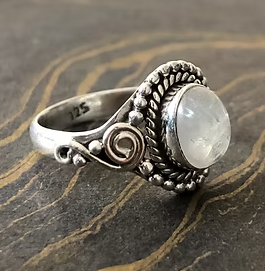 Dainty Moonstone Gemstone <b>Sterling</b> <b>Silver</b> Oval Shape <b>Ring</b> 3.4 Grams for Women and <b>Men</b> - Product Image 3